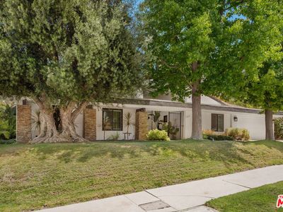 18360 Lake Encino Dr