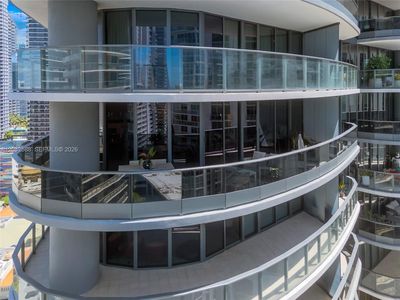 1000 Brickell Plz #2402