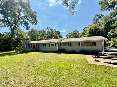 Property at 103 S Hurricane Rd, Natchez, MS