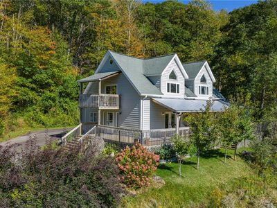 5722 Howards Creek Road