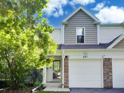227 E Shagbark Ln