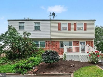729 Holly Dr
