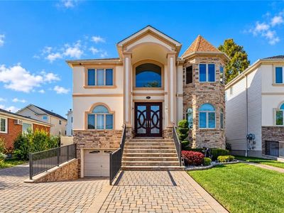 587 Ramona Ave