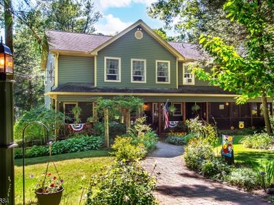 76 Banker Rd