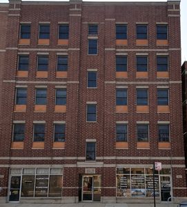 1921 W Diversey Pkwy #401