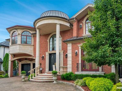 2 Euclid Road