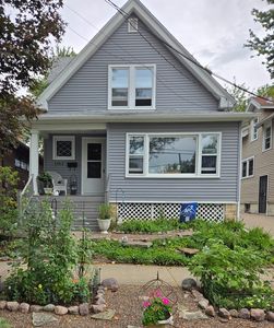 1332 E Mifflin St