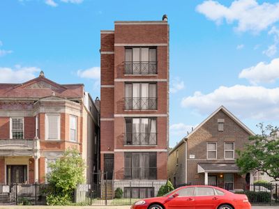 2225 W Monroe St #4