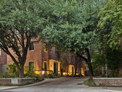 4330 Gilbert Ave APT C
