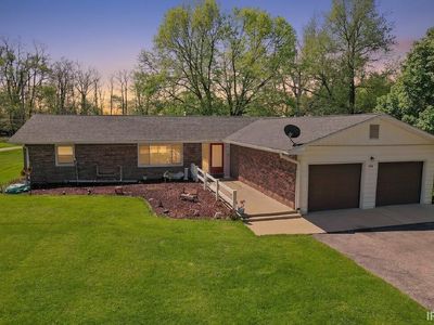 893 E Hilltop Ct