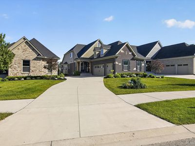 8236 Stoney Creek Dr