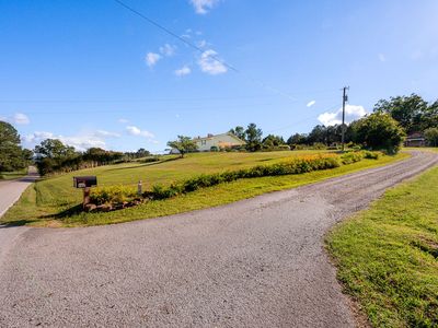 794 Halls Valley Rd