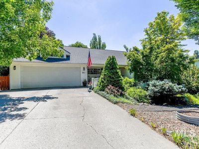 801 Conestoga Dr