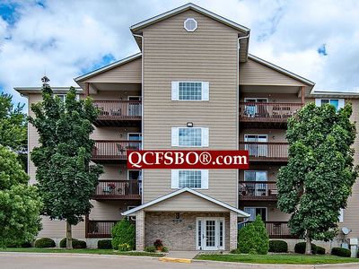 Property at 4199 Creek Hill Dr, Bettendorf, IA