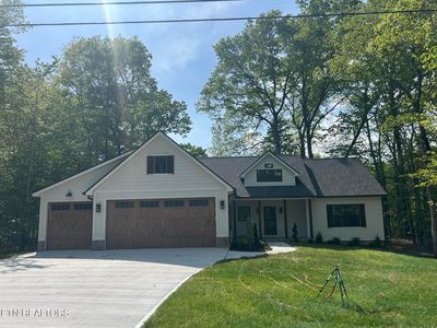 690 Westchester Dr