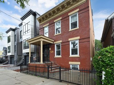 128 Sherman Pl