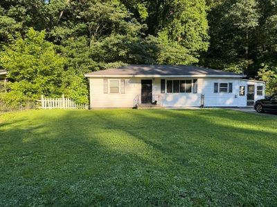 504 Lullwater Rd