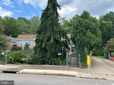 8519 Benton Ave