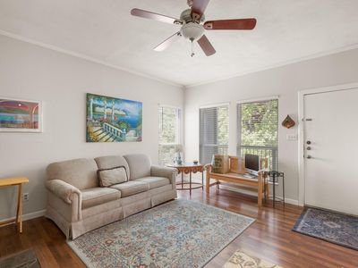 1509 W 39th 1/2 St #208