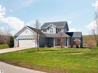 7031 Applewood Dr