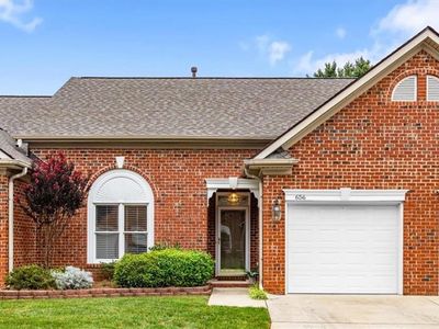 656 Sonoma Ln