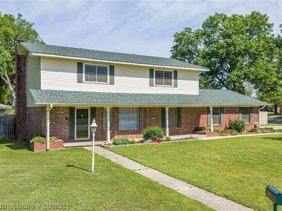 4621 Victoria Dr