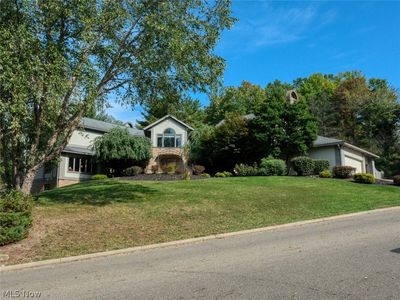 411 Donahey Ave NE