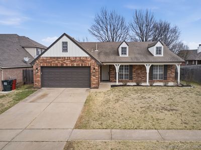 10305 N 115th East Ave