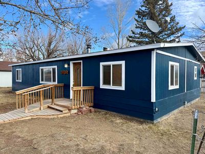 Property at 401 N Sharp St, Saratoga, WY