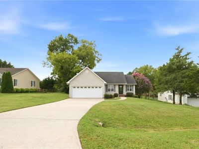 153 Cloister Dr