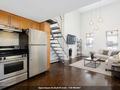 212 9th St APT 4B