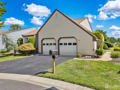 14 Thomas Paine Dr