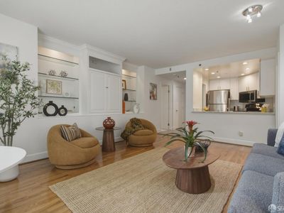 111 Chestnut St Unit 402