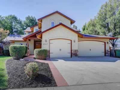 2517 E Nakano Dr
