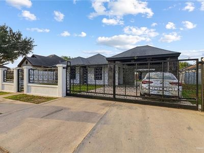 1100 W La Quinta Dr