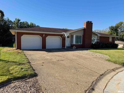 Property at 2910 Chateau Ct, Quincy, IL