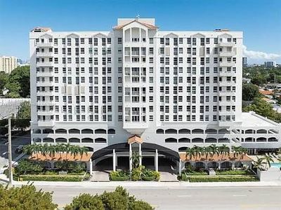 2351 SW 37th Ave APT 1002