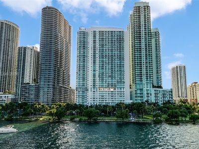1800 N Bayshore Dr APT 4006