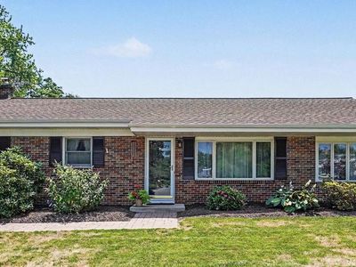 302 Robin Rd
