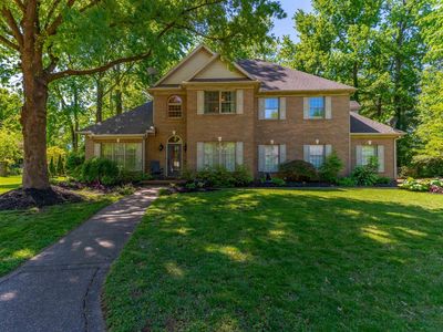2200 Eaglewood Dr