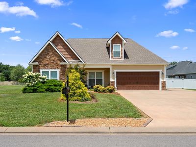 669 Laurel Ln