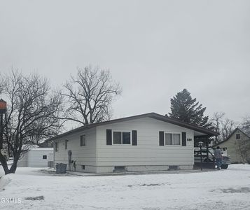 220 2nd Ave W
