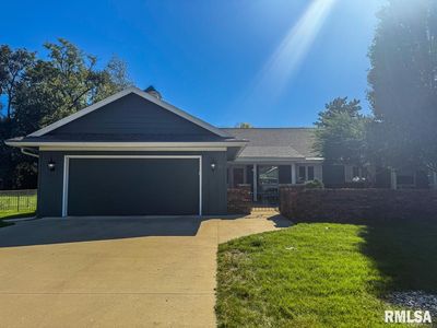 440 W Woodridge Ln