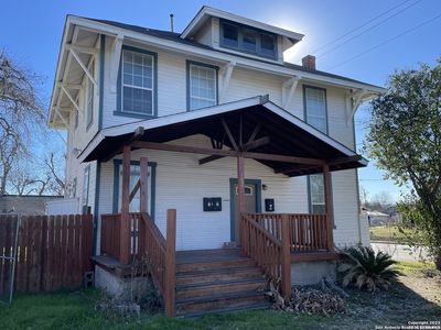 102 BAILEY AVE