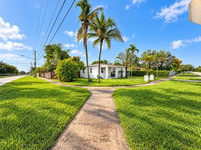 797 NW 9th St