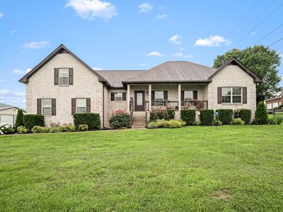 25 Bridle Path Ln