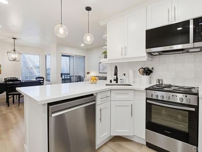 3950 Cleveland Ave Unit 211