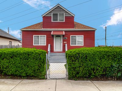 6116 Alexander Ave