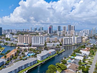 455 Paradise Isle Boulevard #404