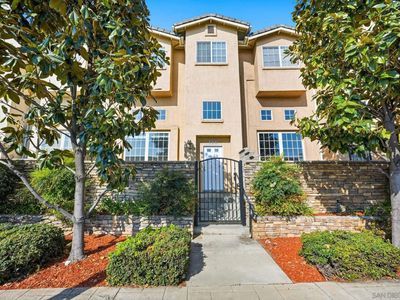 108 W Douglas Ave